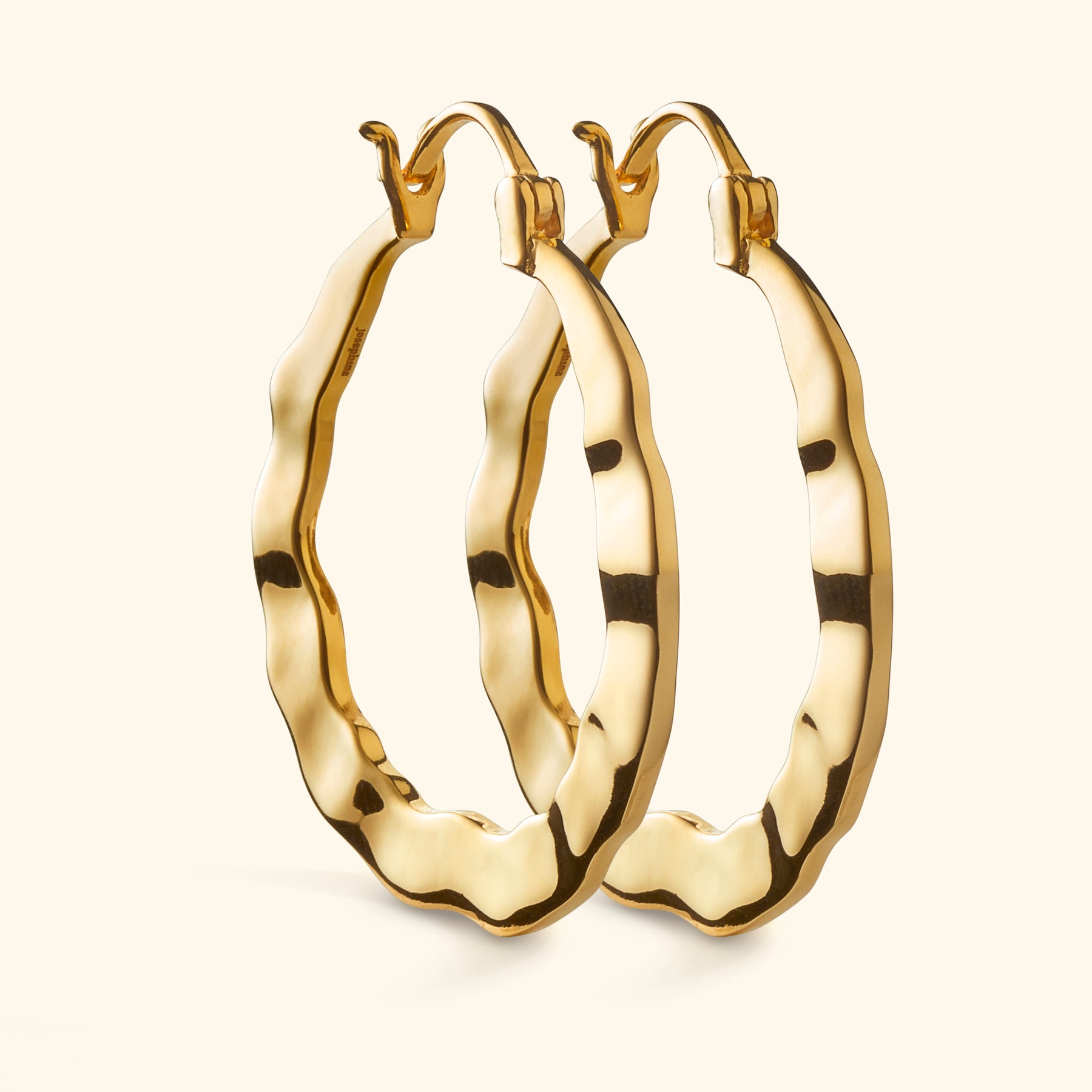 Dancing Hammered Hoops 30mm